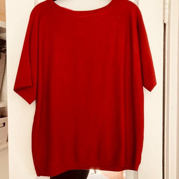NWT Red Knit Short Sleeved Top With Gold Buttons - Picture 3 of 8